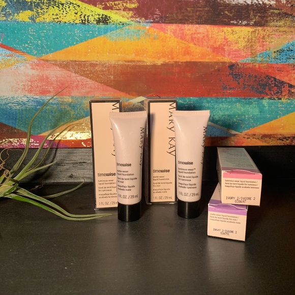 Ivory 2 AntiAging Luminous/Matte liquid foundation